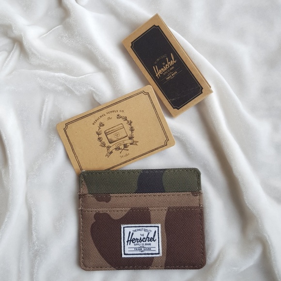 Herschel Supply Company Handbags - NWT Herschel Woodland Camo Cardholder
